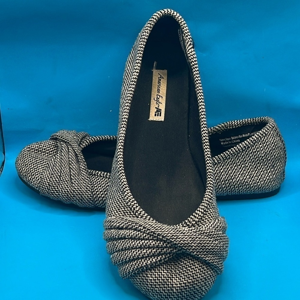 Women’s American Eagle ballet slippers, size 7- black and white